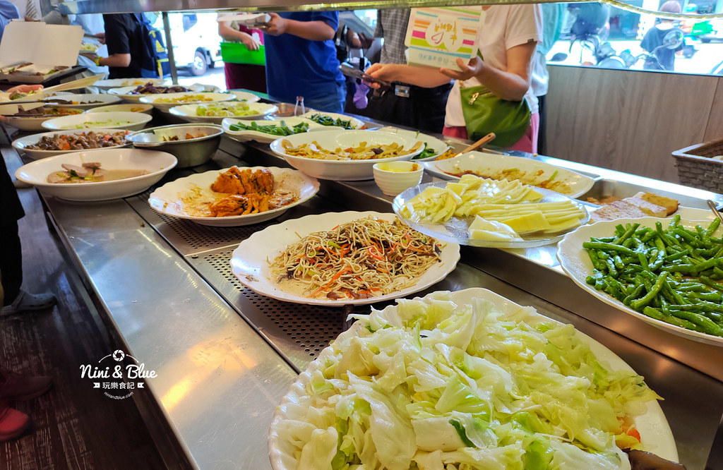 初一素食自助餐 台中素食07