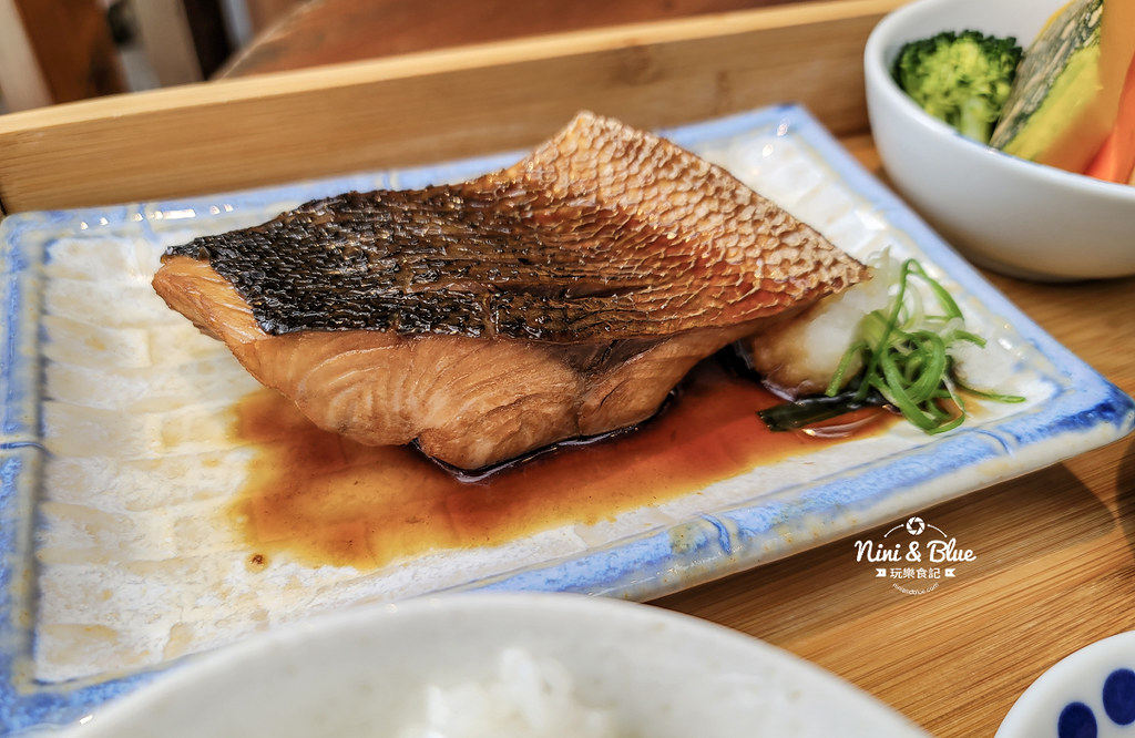 宜蘭咖啡 里海 咖哩鮮魚定食菜單13