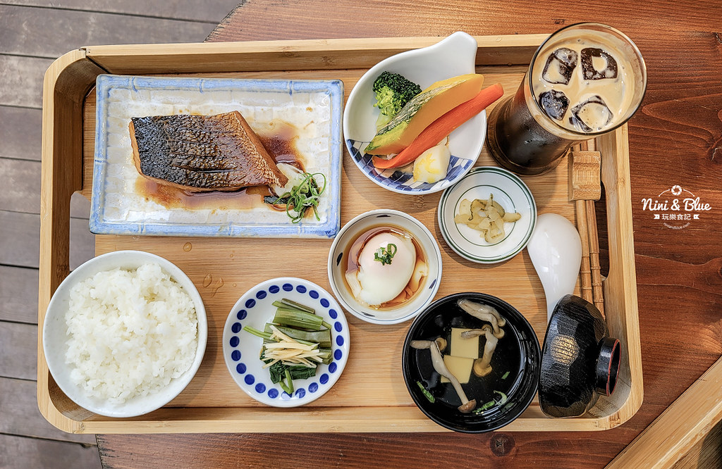 宜蘭咖啡 里海 咖哩鮮魚定食菜單10