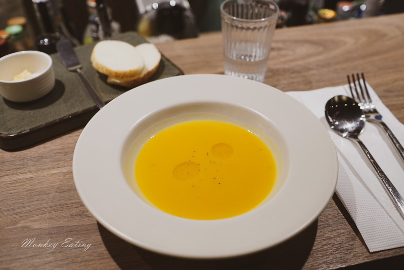 【宜蘭美食】飲廊Corridor│隱身巷弄森林系玻璃屋餐廳,特色義麵、燉飯、調酒,混搭工業風唯美好拍! @Nini and Blue 玩樂食記 DSC02732