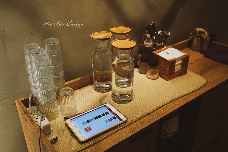 【宜蘭美食】飲廊Corridor│隱身巷弄森林系玻璃屋餐廳,特色義麵、燉飯、調酒,混搭工業風唯美好拍! @Nini and Blue 玩樂食記 DSC02719