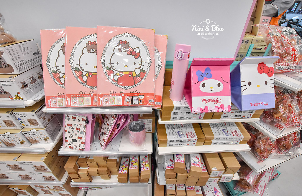 kitty &X-Store台中三麗鷗聯名7-11商店24