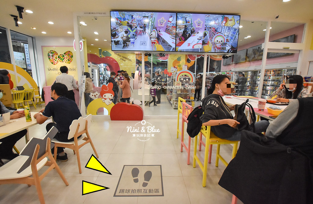 kitty &X-Store台中三麗鷗聯名7-11商店13
