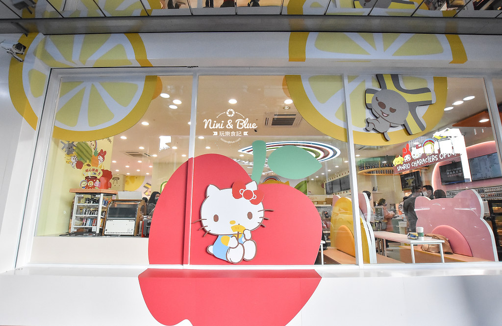 kitty &X-Store台中三麗鷗聯名7-11商店28