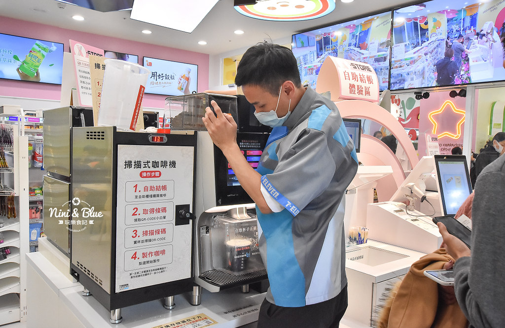 kitty &X-Store台中三麗鷗聯名7-11商店19