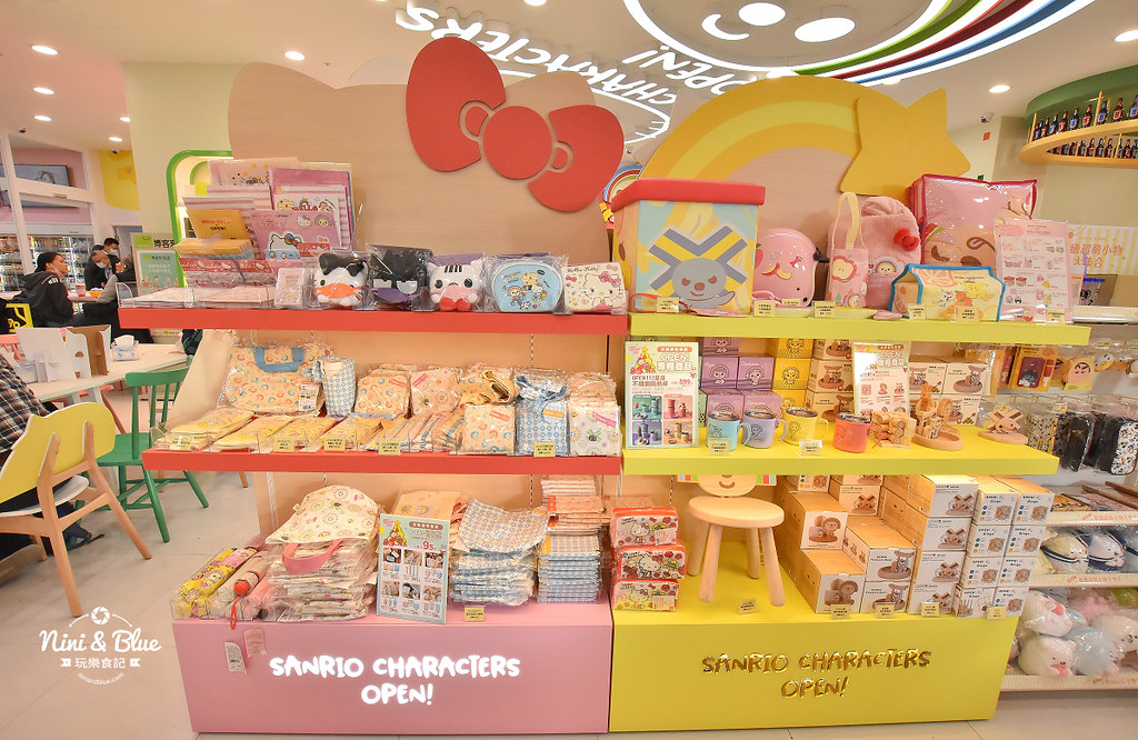 kitty &X-Store台中三麗鷗聯名7-11商店06