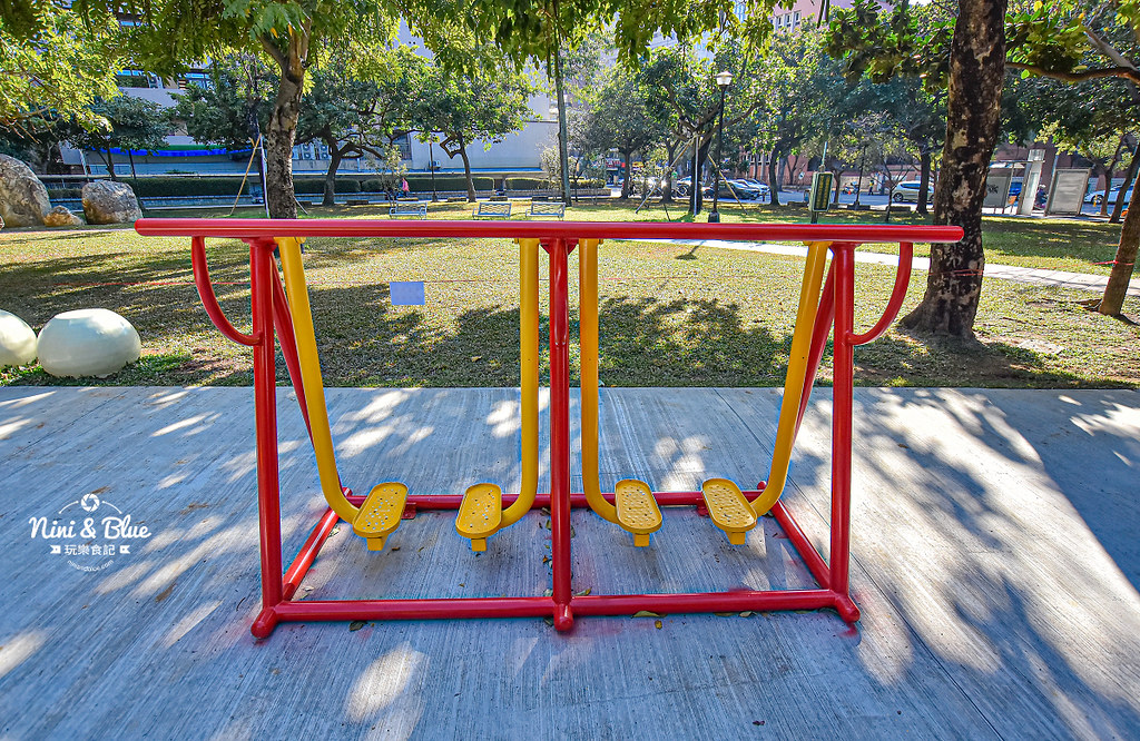 台中東興公園 美樂地 貓咪溜滑梯04