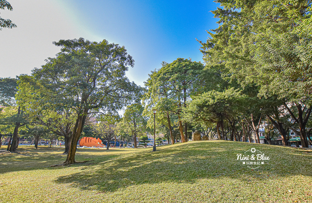 台中東興公園 美樂地 貓咪溜滑梯11