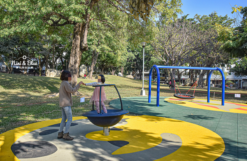 台中東興公園 美樂地 貓咪溜滑梯02
