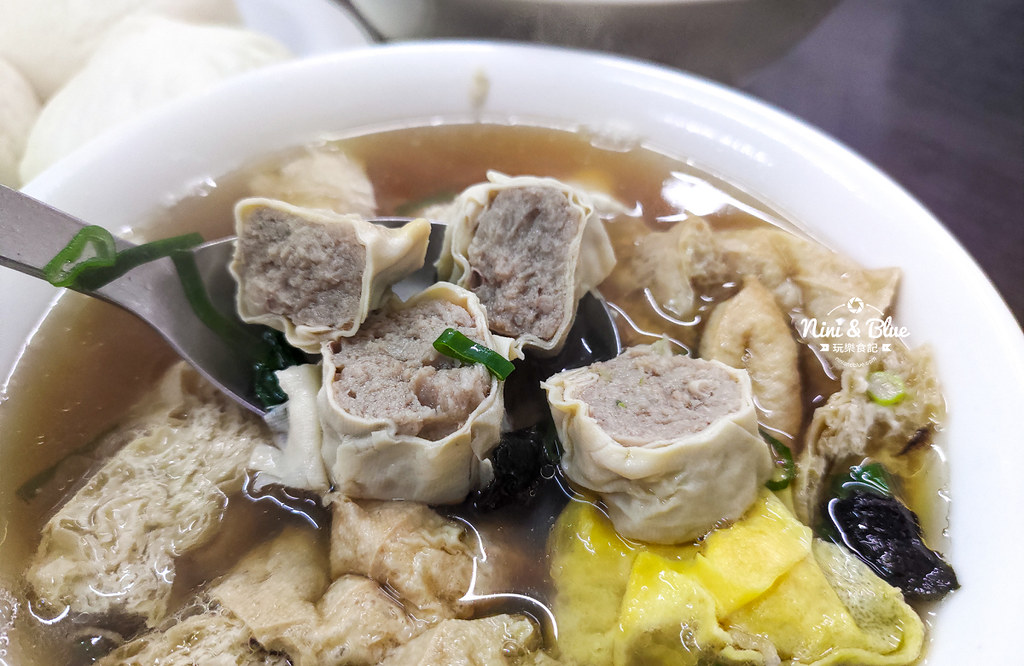 添 上海點心肉包.第五市場10