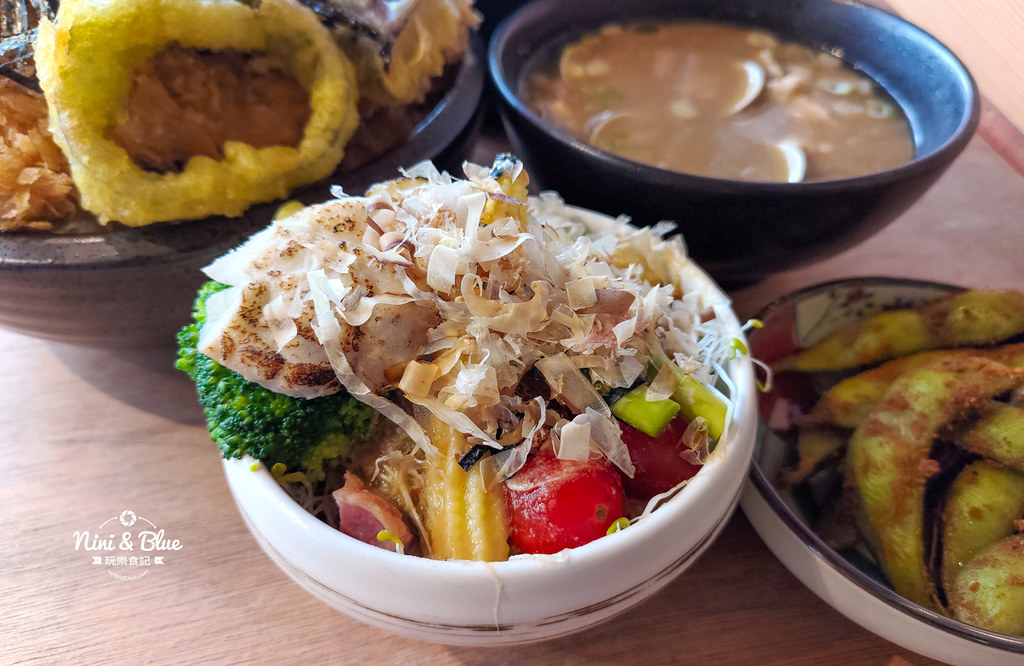 信兵衛南門町目三代店.台中丼飯25