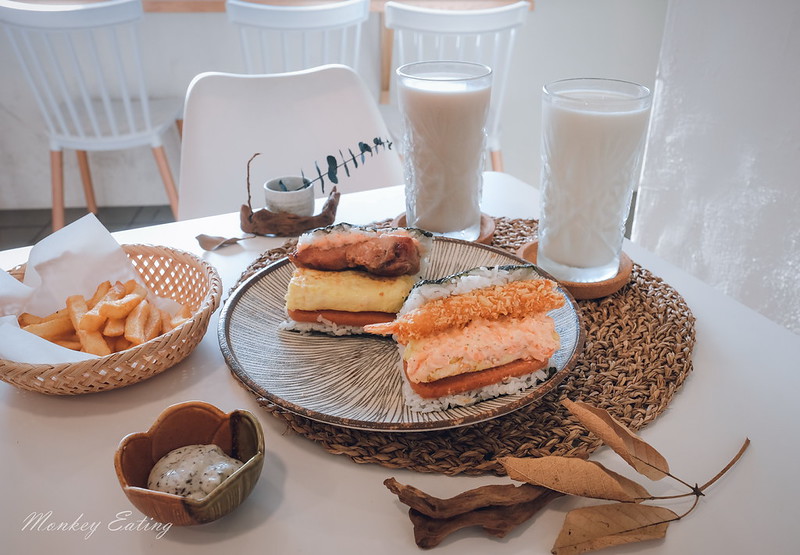 【台中豐原】飯不著痕跡│文青風格日式飯糰早午餐,早上吃的到炸蝦可樂餅,壽司飯糰餡料超飽滿,近豐原國中 @Nini and Blue 玩樂食記 DSCF3686