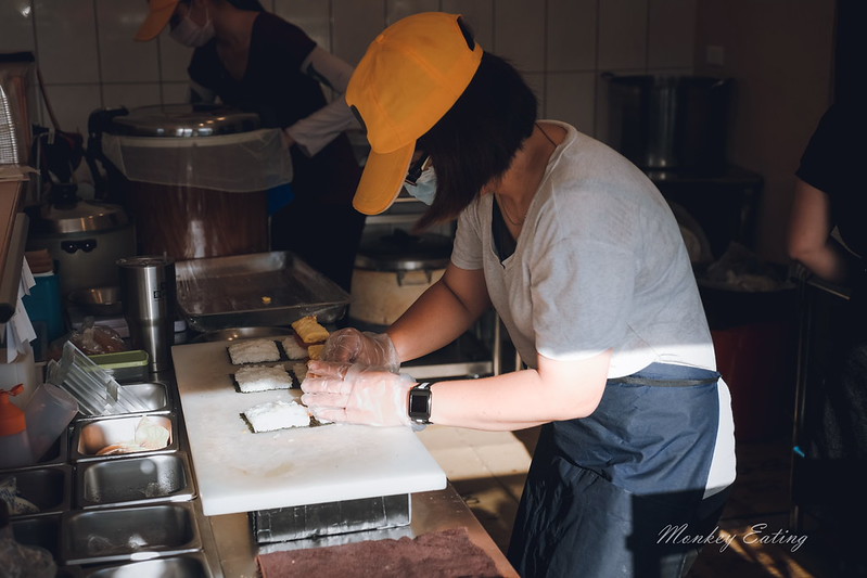 【台中豐原】飯不著痕跡│文青風格日式飯糰早午餐,早上吃的到炸蝦可樂餅,壽司飯糰餡料超飽滿,近豐原國中 @Nini and Blue 玩樂食記 DSCF3683