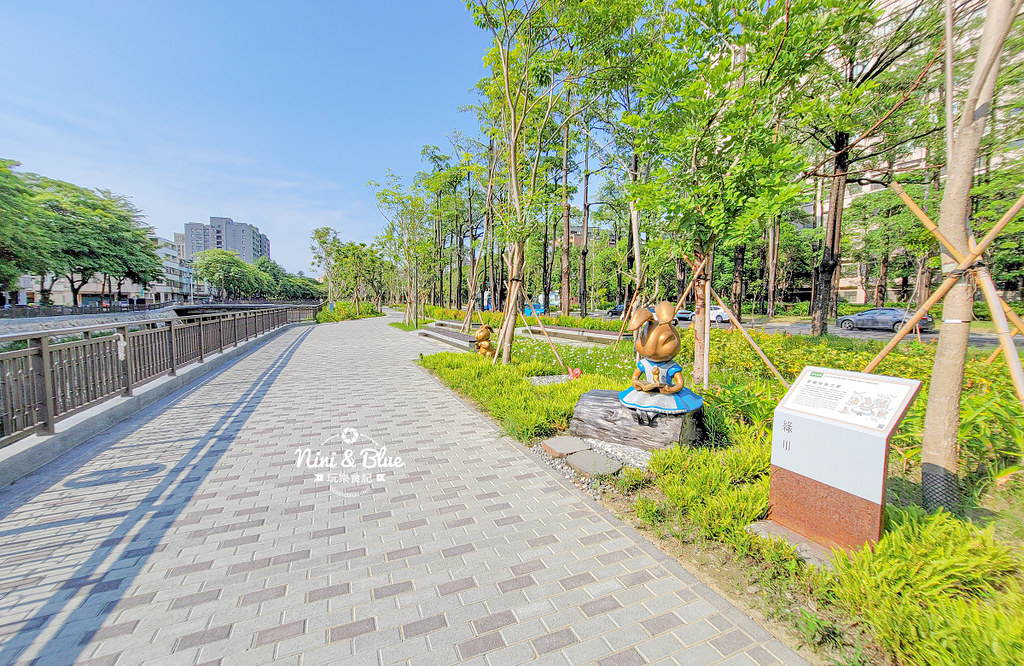 中興大學 綠川景點 愛麗絲夢之兔 05
