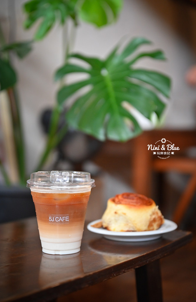 5J cafe 台中大里花市咖啡肉桂捲11