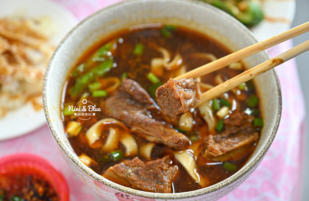 苗栗美食 九里香水餃牛肉麵館15