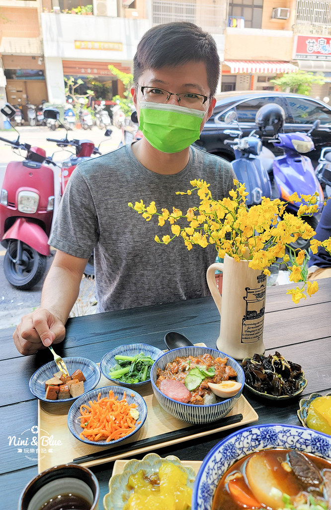 小初店 菜單 滷肉飯牛肉麵 台中米其林08 小初店 菜單 滷肉飯牛肉麵 台中米其林08