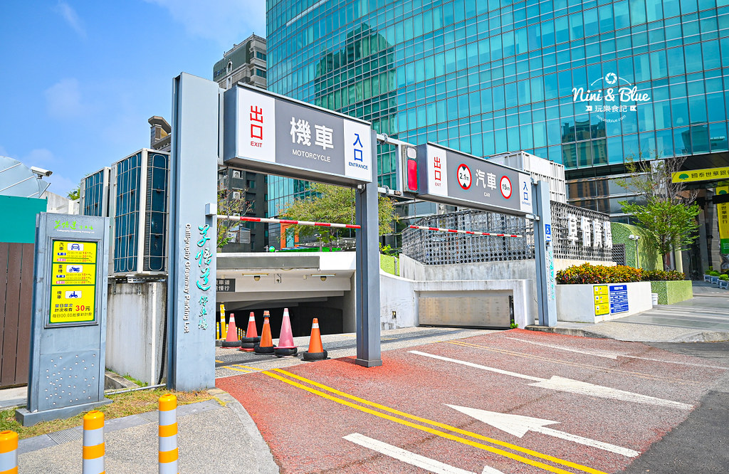 勤美草悟廣場草地狀元 阿咧先生 台中最新免費景點 2 勤美草悟廣場草地狀元 阿咧ALei02