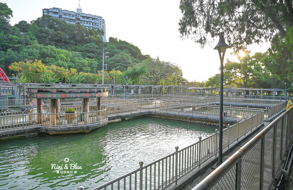 豐原中正公園 繭型溜滑梯 餵魚 親子景點26 豐原中正公園 繭型溜滑梯 餵魚 親子景點26