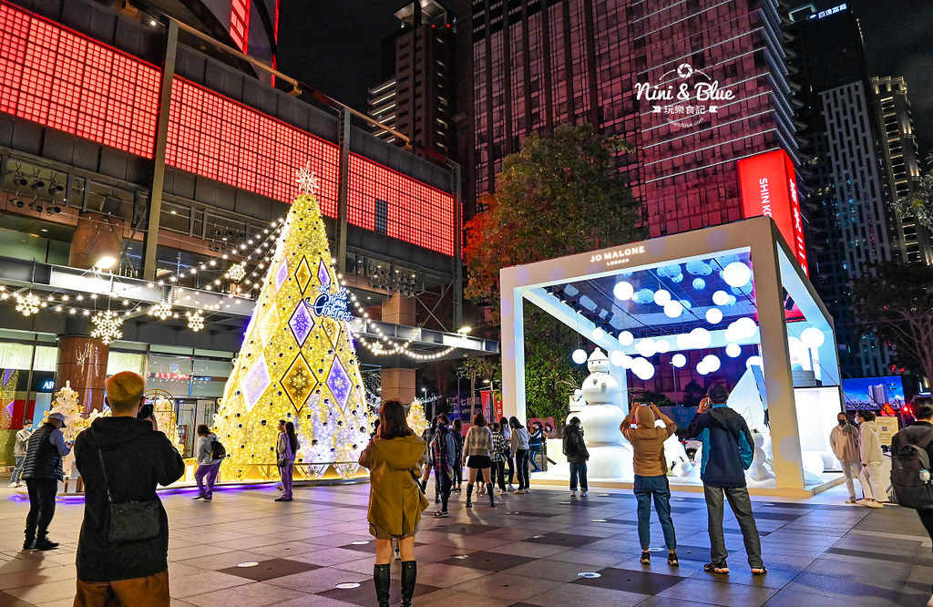 台中耶誕節拍照景點 新光大遠百 恐龍 雪人 16