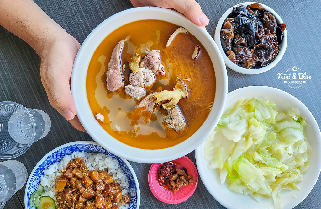 台中麻油雞麵線 羅家古早味菜單 米其林必比登15