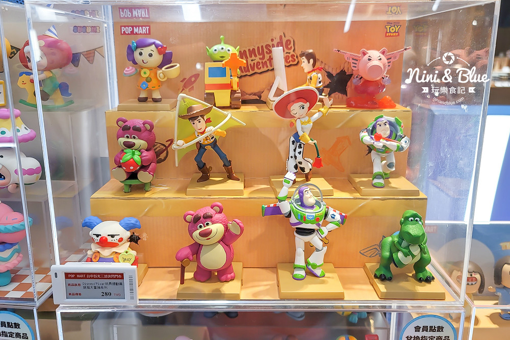 POP MART ROBOSHOP 泡泡瑪特 台中門市新光三越16