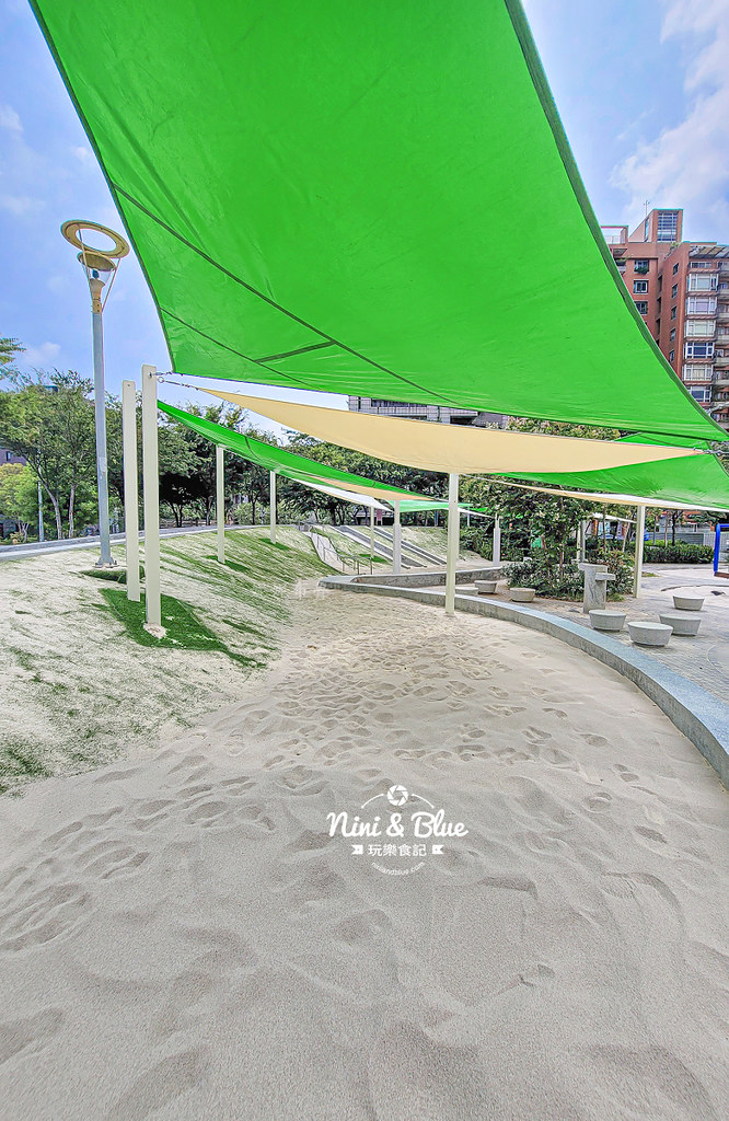台中豐樂公園 捷運景點 沙坑溜滑梯02