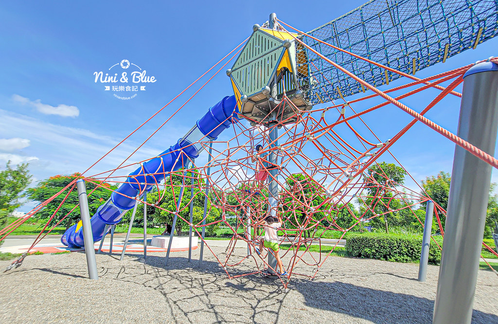 溪湖景點 溪湖中央公園  葡藤堡 攀爬網02