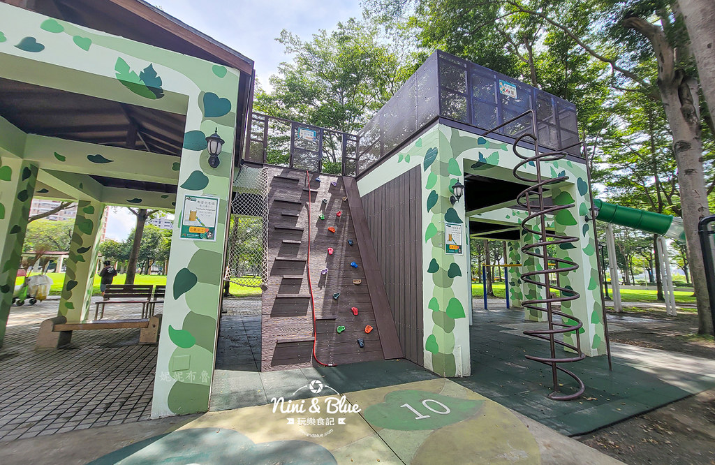 台中南屯豐富公園 樹屋遊戲場 共融11