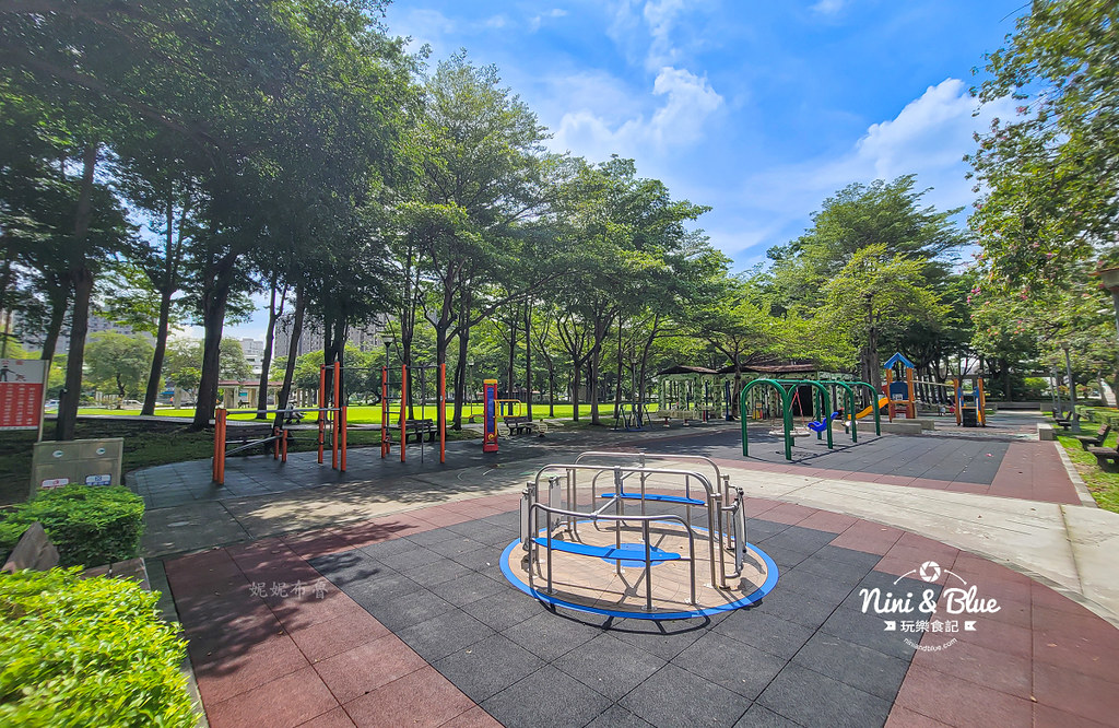 台中南屯豐富公園 樹屋遊戲場 共融02