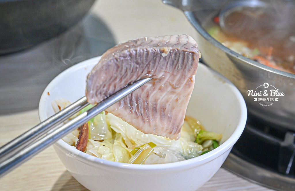 小伍手路鍋菜單 忠孝夜市美食 台中火車站 大魯閣37 小伍手路鍋菜單 忠孝夜市美食 台中火車站 大魯閣37
