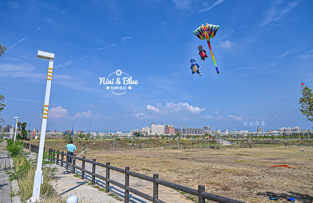 楓樹腳公園 台中南屯磨石子溜滑梯 滑索 穿山甲 風箏10