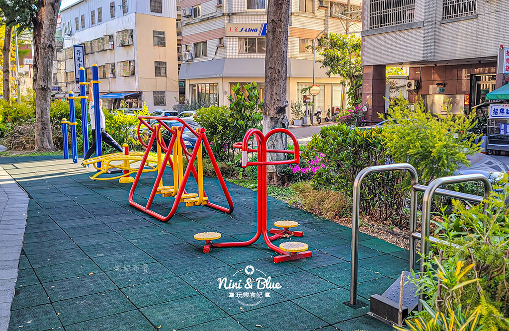 梅川園道公園 鯨魚溜滑梯 台中公園06