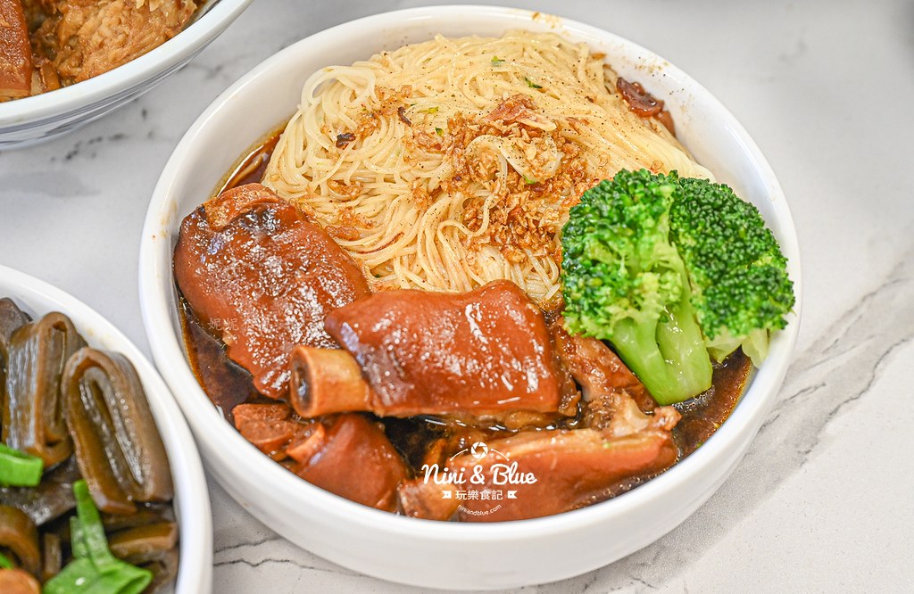 豬在瘋 菜單 台中豬腳麵線 宵夜 潮港城豬腳飯