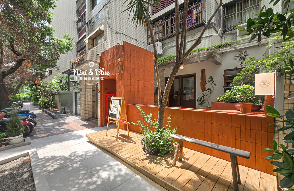 黑色小白兔 門市 咖啡 蛋黃酥02 黑色小白兔 門市 咖啡 蛋黃酥02